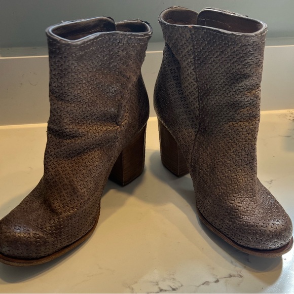 A.S. 98. Gray/Brown Booties. EUC - Picture 1 of 3